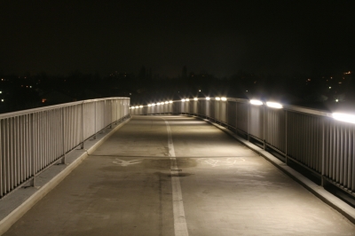 Brücke im Dunkeln