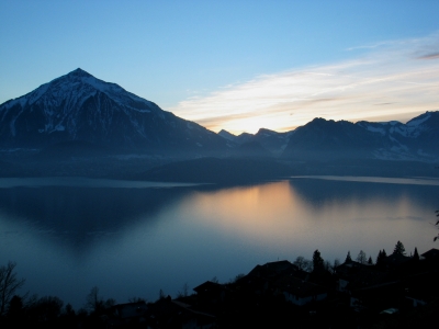 Abenddämmerung am Thunersee