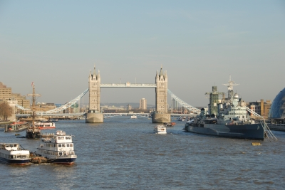 Blick auf Themse und Tower Bridge