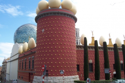 Figueras: Dali Museum