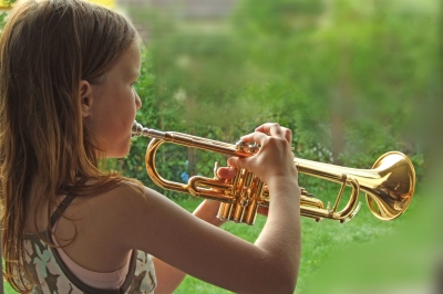 Kind mit Trompete_1