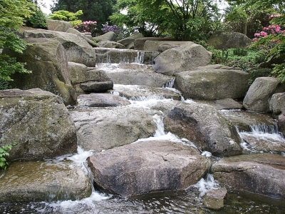 Wasserfall im Park 2