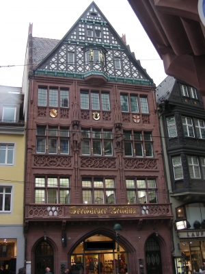 Fassade in der Kaiser Joseph Strasse in Freiburg im Breisgau