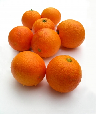 Acht Orangen