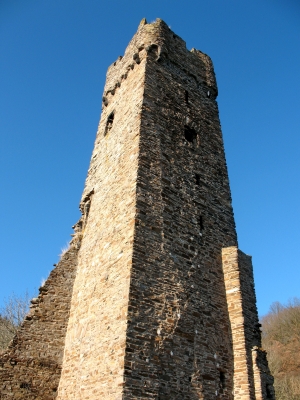 Monreal 47 Turm der Ruine Philippsburg