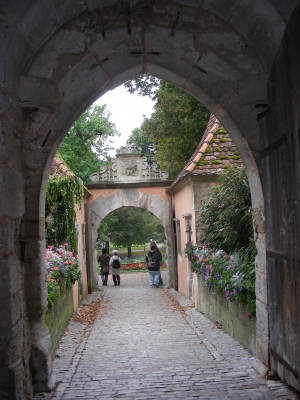 zwei Burgtore in Rothenburg