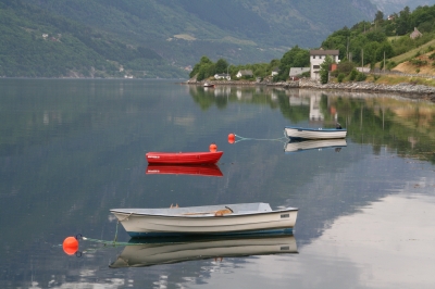 Boote am Sorfjord
