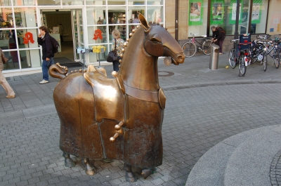 Bronzepferd am Kaiserbrunnen in Konstanz