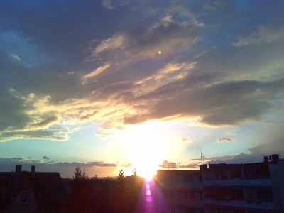 Sonnenuntergang mit Wolkendecke