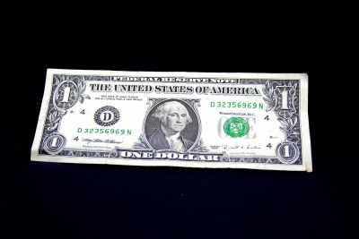 US $ 1