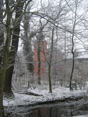 Wasserburg "Burg Wissem" im Schnee
