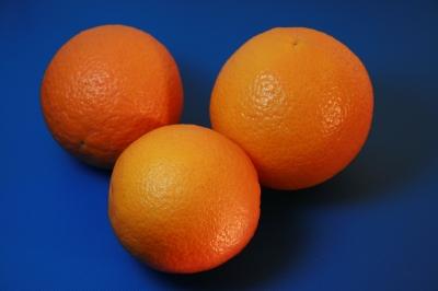 Orange auf Blau