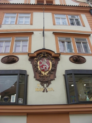 stehender Löwe in Prag