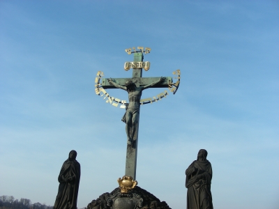 Bronzekruzifix in Prag
