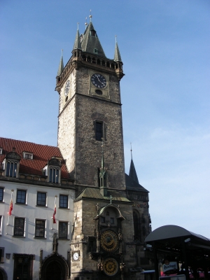 das Rathaus und der Rathausturm in Prag