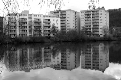 Wohnhäuser am Neckar 4