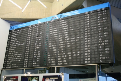 Anzeigetafel am Flughafen