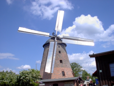 Windmühle in der Sonne