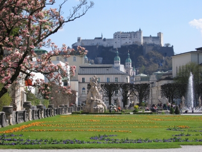 Festung Hohensalzburg  mit Mirabell Garten