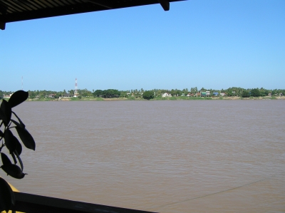 Fluss Mekong als Grenze zwischen Thailand und Laos
