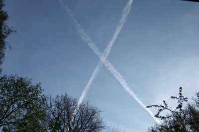 Ein  X  am Himmel