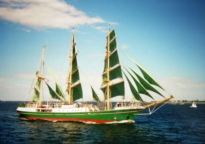 Das Segelschiff Alexander von Humboldt in Vollzeug