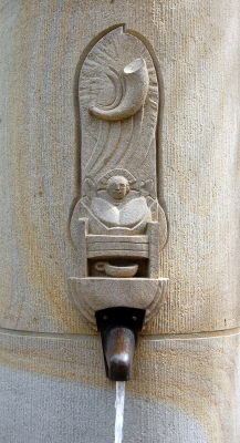 Sandstein Brunnenfigur vor evangelischer Kirche Mülheim (Ruhr) #3