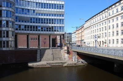 an der Stadthausbrücke 3