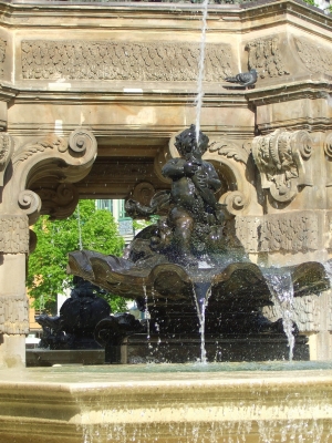 paradeplatzbrunnen 3