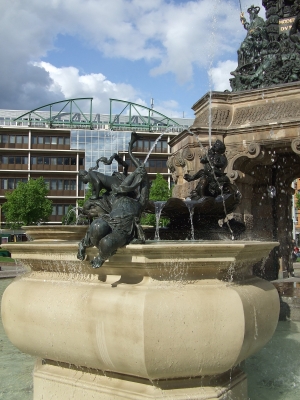 paradeplatzbrunnen 4