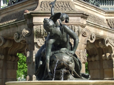 paradeplatzbrunnen 7