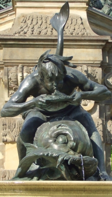 paradeplatzbrunnen 12