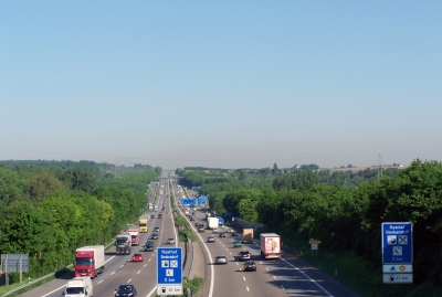 Autobahn A8 bei Wendlingen/Neckar morgens um 8 Uhr Richtung Stuttgart