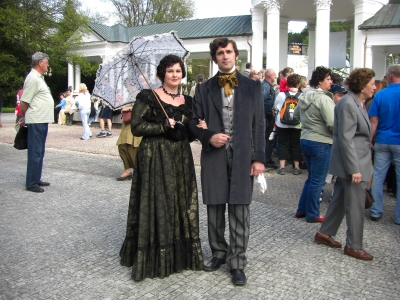 Paar ...Kleidung um 1880