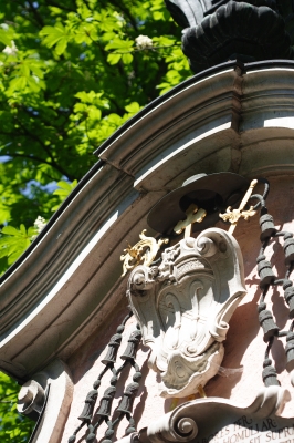Fassade mit Figur II