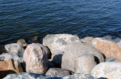 Steine und Meer