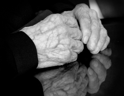 Hände einer Hundertjährigen 2