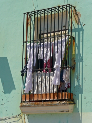 Wäsche im Käfig