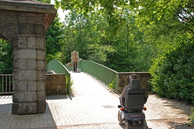 Brücke Haynspark zur Meenkwiese