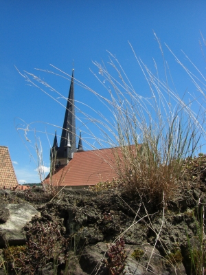 Kirche und Friedhofsmauer von Bettenhausen