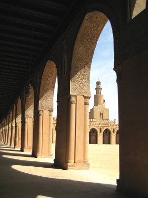 Ibn-Tulun-Moschee Kairo    ..... Durchblick.....