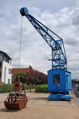 alter Kran am Osterbekkanal