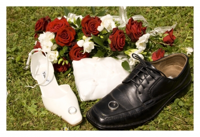 Hochzeit 3, Schuhe, Blumen, Ringe