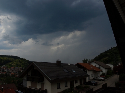 Dunkle Wolken über Weisenbach