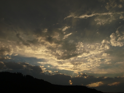 Dunkle Wolken über Weisenbach 7