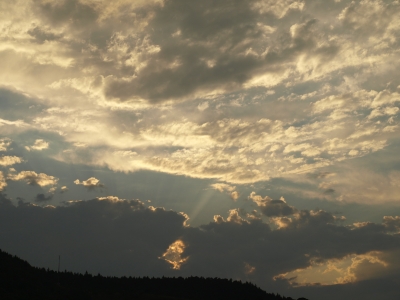 Dunkle Wolken über Weisenbach 8