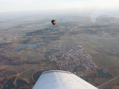 Heißluftballon: Begegnung in der Luft