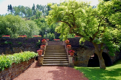 Schloss Hugenpoet zu Essen-Kettwig, Treppe zur Vorburg