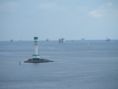 Einfahrt in den Hafen Kiel