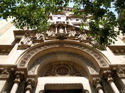 Barcelona: Hauseingang im Eixample